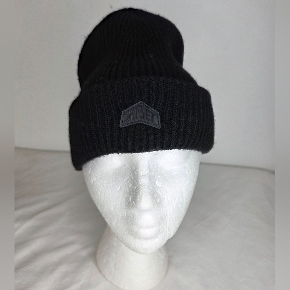 Jet Set OS  Black Womens Ribbed Knit "Charlie" Beanie In Merino Wool